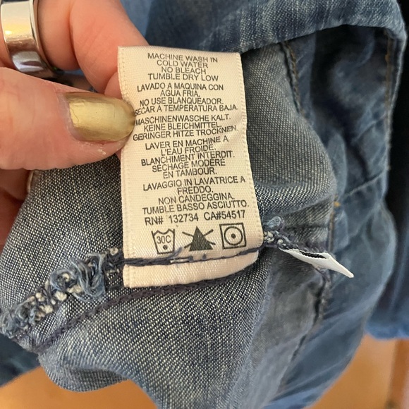 Cloth & Stone 💖 Cute denim top. EUC from Anthropologie. - Picture 7 of 14